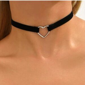 New! Silver Heart Black Velvet Choker (2010)